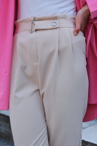 KEMER DETAY KUMAS PANTOLON KREM