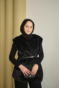 Kemer Detay Peluş Yelek Siyah