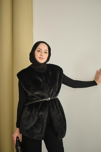 Kemer Detay Peluş Yelek Siyah