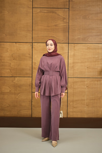 Kemer Detaylı Bisiklet Yaka Takım Gül Kurusu