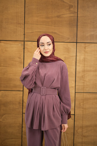 Kemer Detaylı Bisiklet Yaka Takım Gül Kurusu