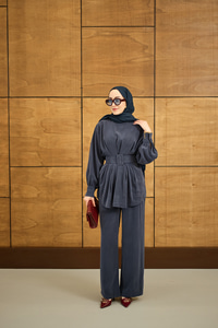 Kemer Detaylı Bisiklet Yaka Takım İndigo Mavi