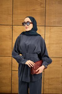 Kemer Detaylı Bisiklet Yaka Takım İndigo Mavi