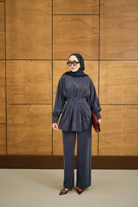 Kemer Detaylı Bisiklet Yaka Takım İndigo Mavi