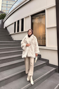 Kemer Detaylı Kürk Kaban Taş