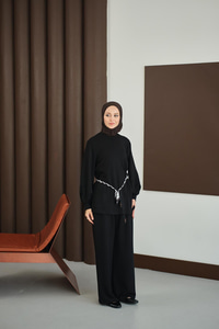 Kemeri Desenli Takım Siyah