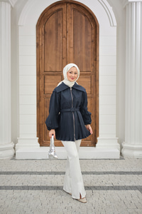 Kemerli Büyük Yaka Fermuarlı Kol Ve Bel Pileli Ceket Petrol Mavi