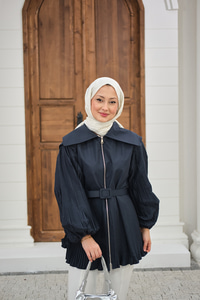 Kemerli Büyük Yaka Fermuarlı Kol Ve Bel Pileli Ceket Petrol Mavi