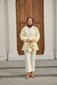 Kemerli Büyük Yaka Fermuarlı Kol Ve Bel Pileli Ceket Sarı