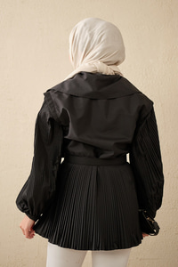 Kemerli Büyük Yaka Fermuarlı Kol Ve Bel Pileli Ceket Siyah