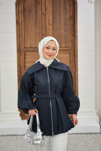 Kemerli Büyük Yaka Fermuarlı Kol Ve Bel Pileli Ceket Petrol Mavi