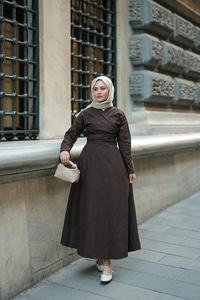 Kendinden Bağlamalı Poplin Elbise Kahverengi