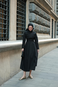 Kendinden Bağlamalı Poplin Elbise Siyah