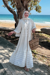 Kendinden Çizgi Desenli Elbise Krem