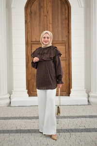 Kendinden Çizgi Desenli Yaka Büzgülü Tunik Kahverengi