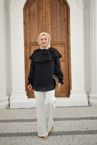 Kendinden Çizgi Desenli Yaka Büzgülü Tunik Siyah