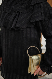 Kendinden Çizgi Desenli Yaka Büzgülü Tunik Siyah