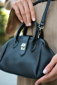 Kendinden Deesenli Çanta Siyah