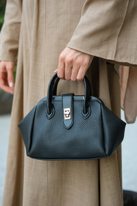 Kendinden Deesenli Çanta Siyah