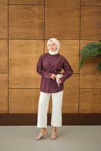 Kendinden Desenli Bel Bağlamalı Tunik Mürdüm