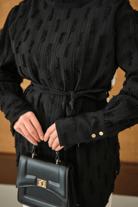 Kendinden Desenli Bel Bağlamalı Tunik Siyah