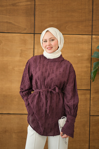 Kendinden Desenli Bel Bağlamalı Tunik Mürdüm
