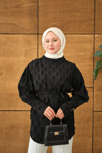 Kendinden Desenli Bel Bağlamalı Tunik Siyah