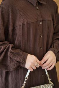 Kendinden Desenli Biyeli Gömlek Kahverengi