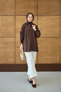 Kendinden Desenli Biyeli Gömlek Kahverengi