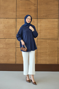 Kendinden Desenli Biyeli Gömlek Lacivert