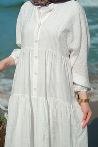 Kendinden Desenli Elbise Beyaz