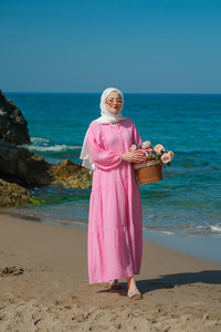 Kendinden Desenli Elbise Pembe