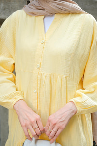 Kendinden Desenli Elbise Sarı