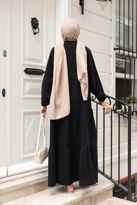 Kendinden Desenli Elbise Siyah