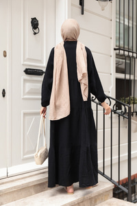 Kendinden Desenli Elbise Siyah