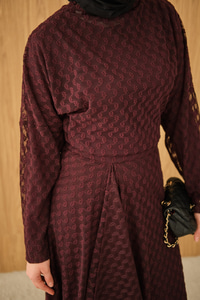 Kendinden Desenli Etekli Takım Bordo