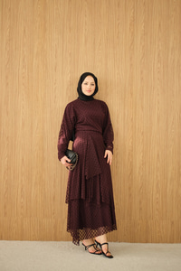 Kendinden Desenli Etekli Takım Bordo