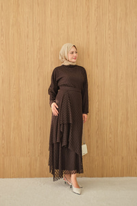 Kendinden Desenli Etekli Takım Kahverengi