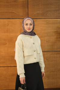 Kendinden Desenli Kapüşonlu Hırka Ekru