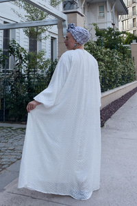 Kendinden Desenli Oversize Elbise Beyaz