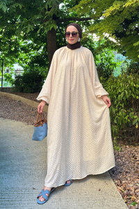 Kendinden Desenli Oversize Elbise Krem