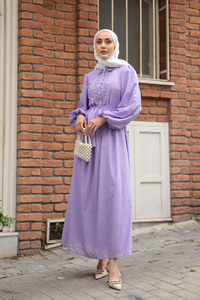 Kendinden Desenli Taş Detay Elbise Lila