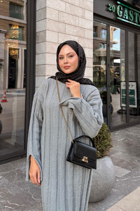 Kendinden Desenli Triko Elbise Gri