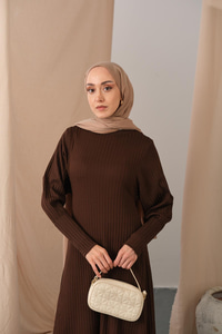 Kendinden Desenli Triko Elbise Kahverengi