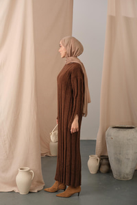 Kendinden Desenli Triko Elbise Kahverengi