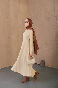 Kendinden Desenli Triko Elbise Krem