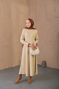 Kendinden Desenli Triko Elbise Krem