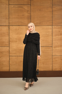 Kendinden Desenli Tül Detay Beli Lastikli Elbise Siyah