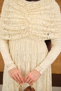 Kendinden Desenli Tül Detay Beli Lastikli Elbise Krem