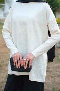 Kendinden Desenli Tunik Ekru